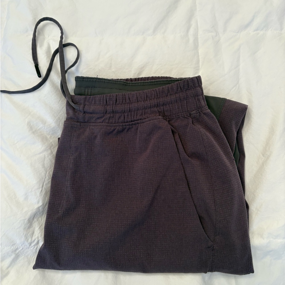 Lululemon Men’s L Grey Joggers